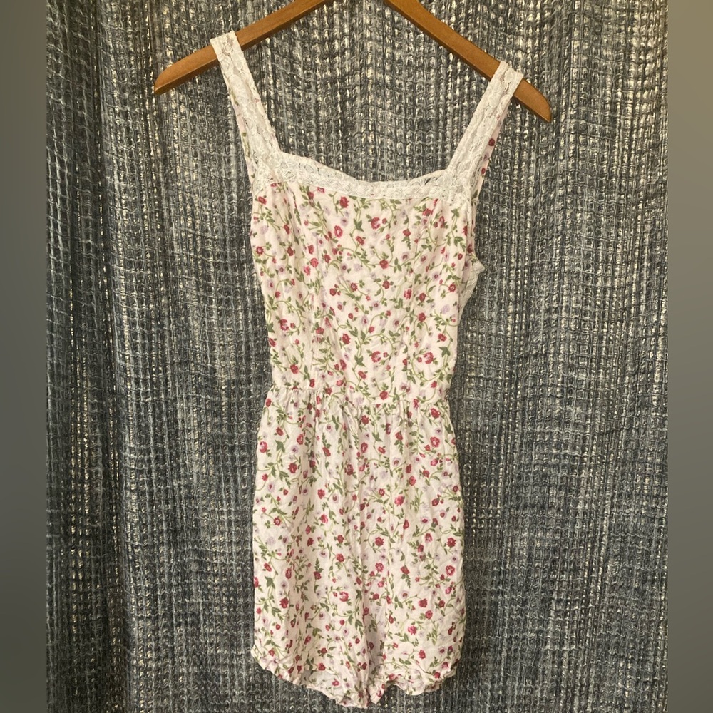 Abercrombie & Fitch White Floral Lace-Trim Romper